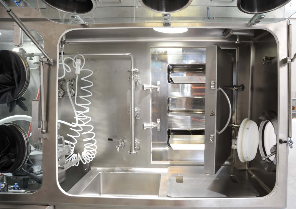 LaboDry laboratory scale vacuum tray dryer, glove box installation 2